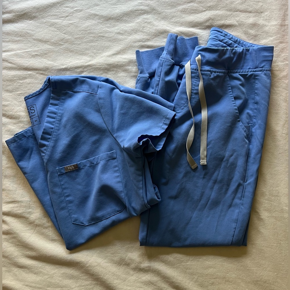 COPY - Figs Ceil Blue Scrub Set size XS (top and bottom)